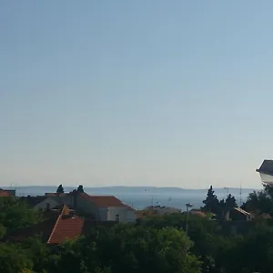 Apartament Near The Beach
