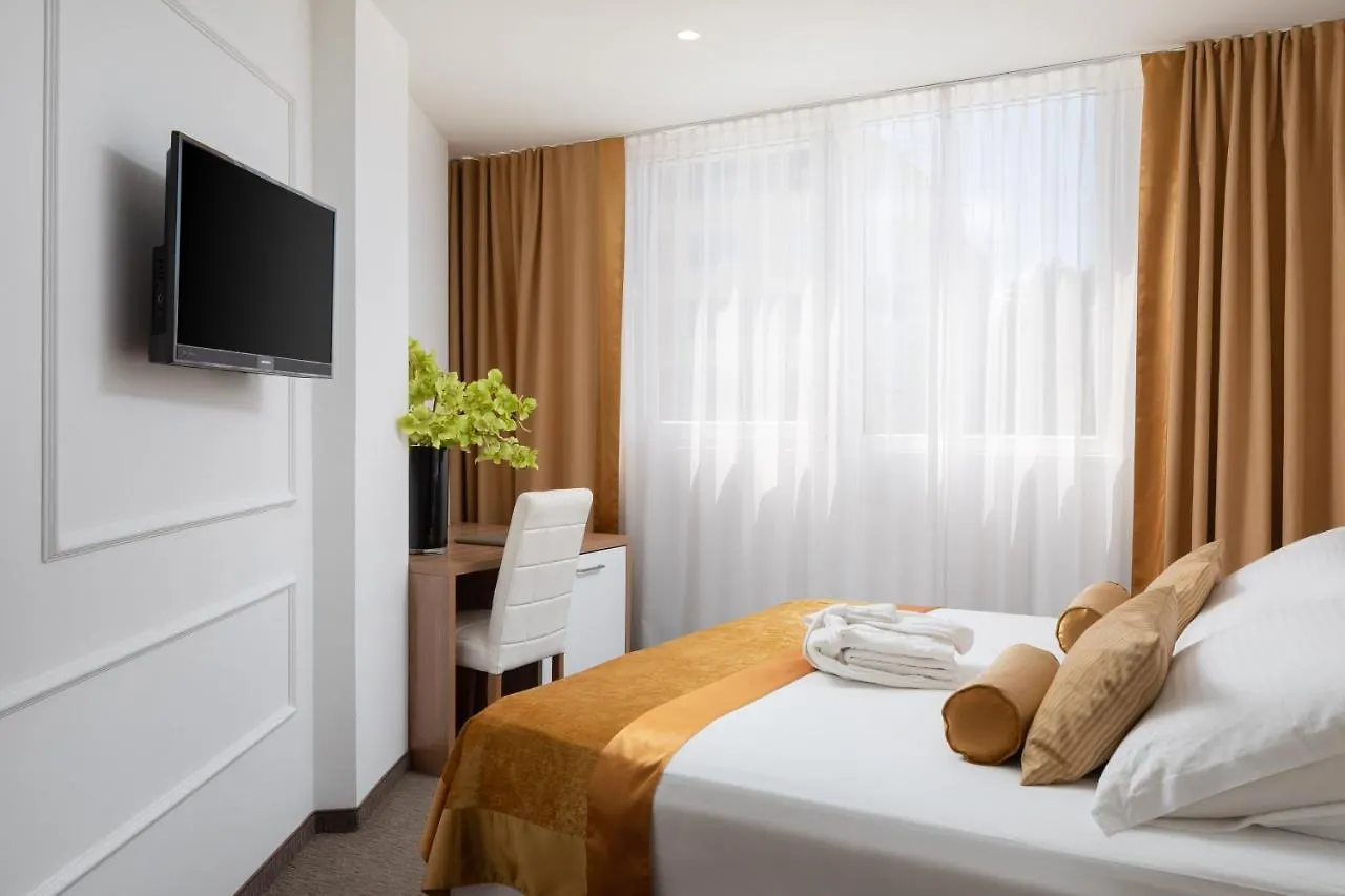 Hotel Corner Spalato 4*,  Croazia