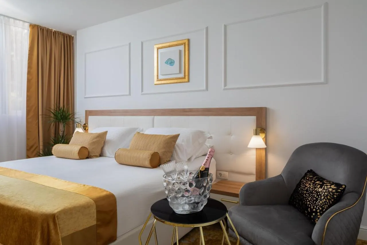 Hotel Corner Spalato 4*,